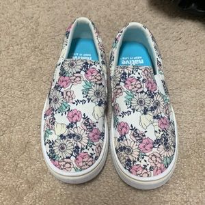 Cute floral natives. Worn one time.